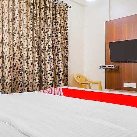 Oyo 15541 Pearl Inn Poona Buitenkant foto