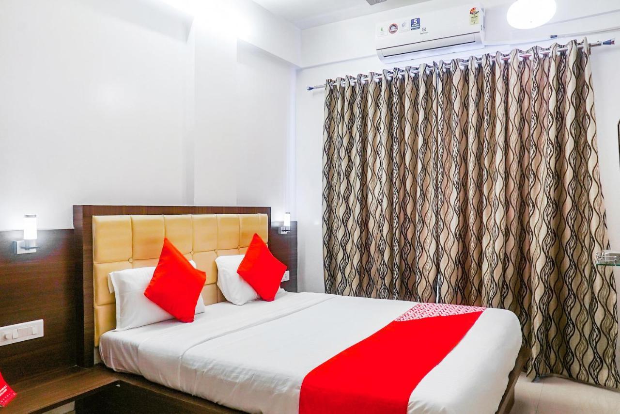 Oyo 15541 Pearl Inn Poona Buitenkant foto