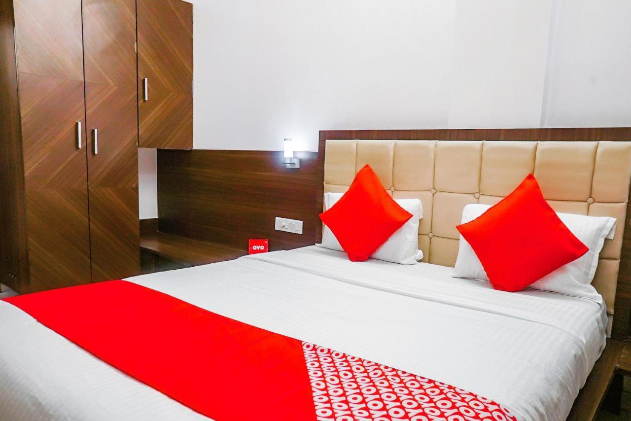 Oyo 15541 Pearl Inn Poona Buitenkant foto