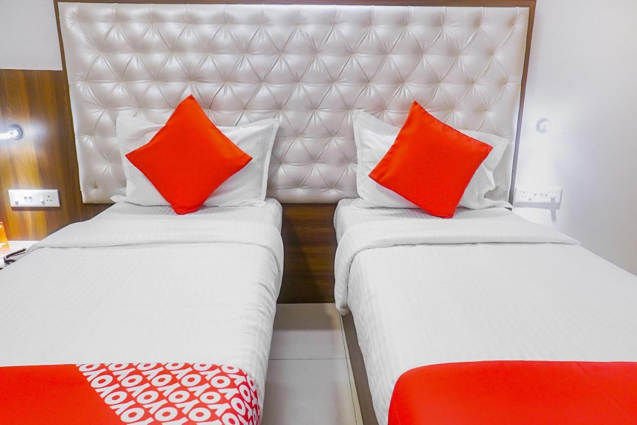Oyo 15541 Pearl Inn Poona Buitenkant foto